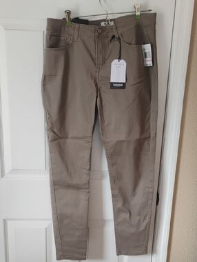 Kensie Jeans Effortless Ankle Mid Rise Jean  In Mushroom/Funghi Color Size 10/30